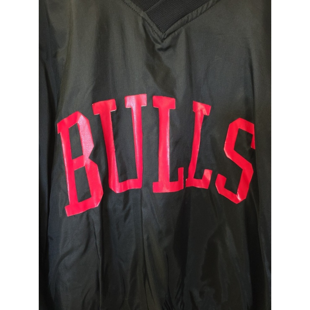 Vintage Fruit of the Loom Chicago Bulls Windbreaker Pullover Black Red Mens XL - Picture 2 of 8